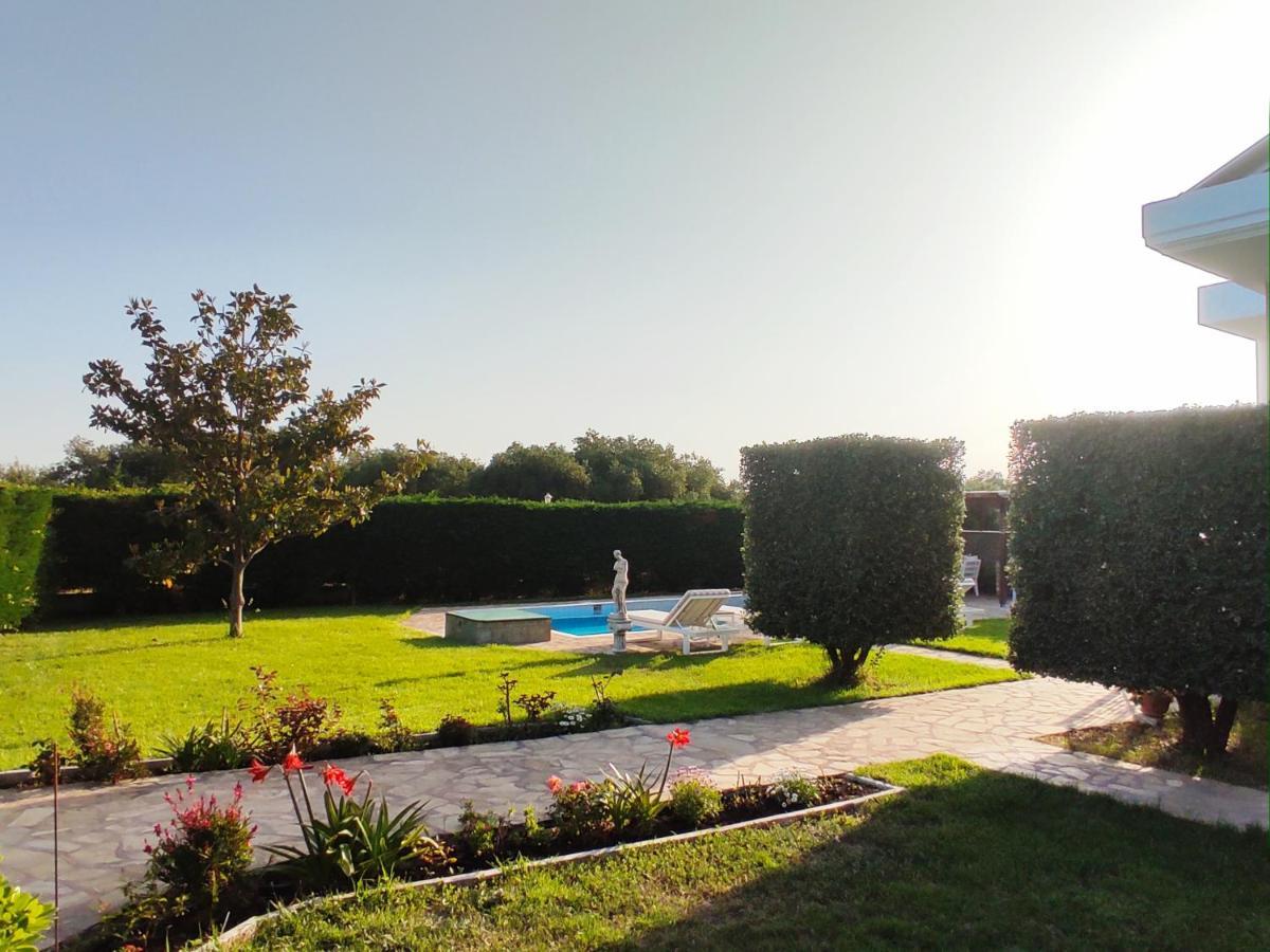 Villa Aphrodite Ríza Екстериор снимка