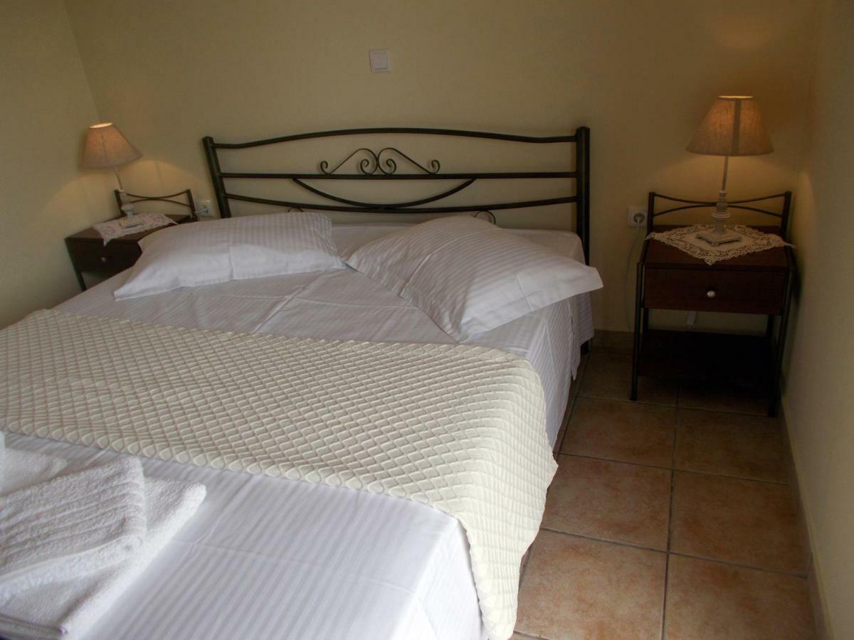 Villa Aphrodite Ríza Екстериор снимка